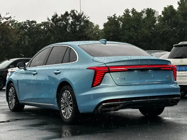 Hongqi H5 — Фото автомобиля 5