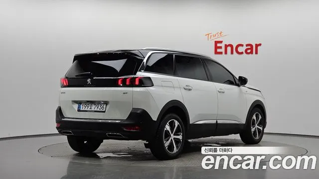 Peugeot 5008 — Фото автомобиля 2