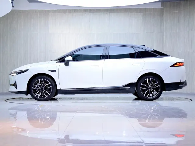 Xpeng P5 — Фото автомобиля 4