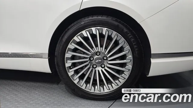 Genesis G80 Electrified G80 (RG3) — Фото автомобиля 21
