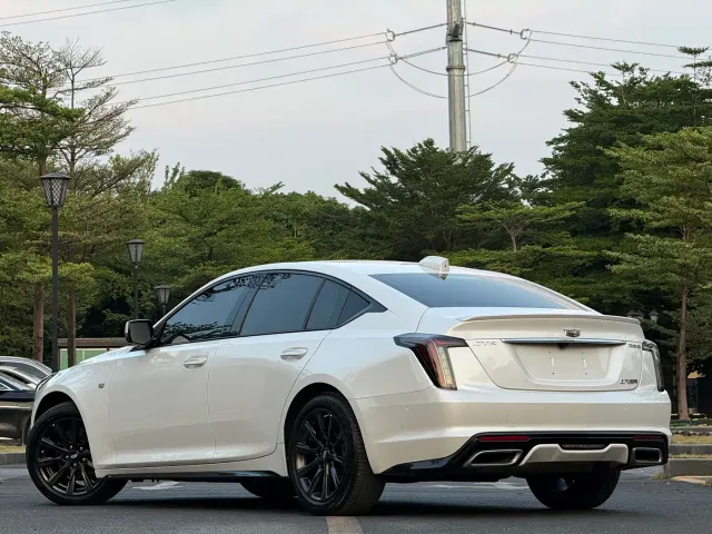 Cadillac CT5 — Фото автомобиля 5