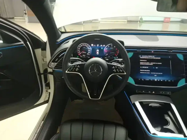 Mercedes-Benz E-Class — Фото автомобиля 10