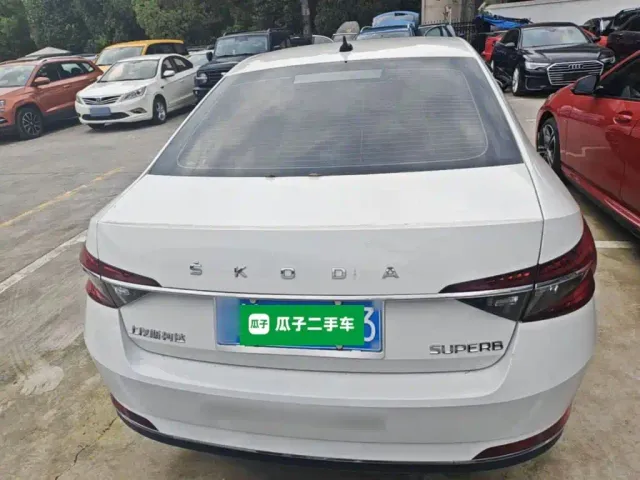 Skoda Superb — Фото автомобиля 5