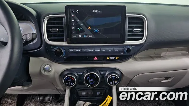 Hyundai Venue — Фото автомобиля 11