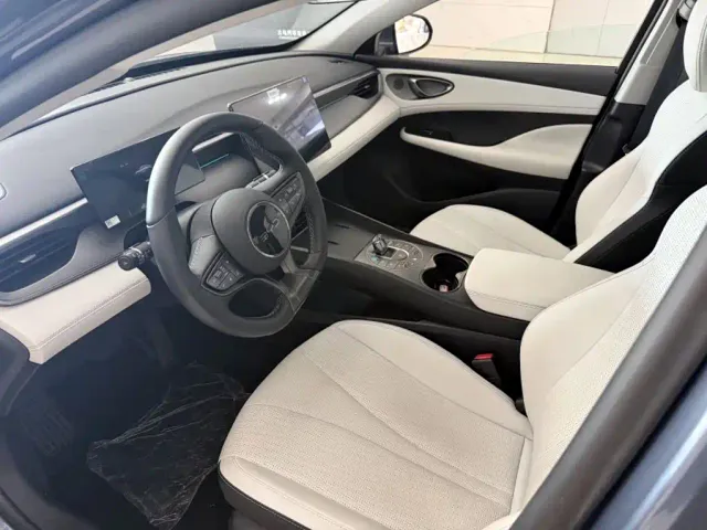 BYD Seal 05 DM-i — Фото автомобиля 16