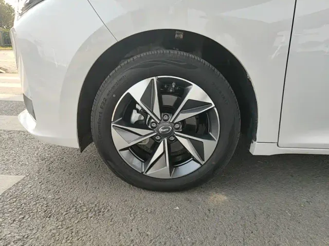 GAC Trumpchi M6 — Фото автомобиля 22