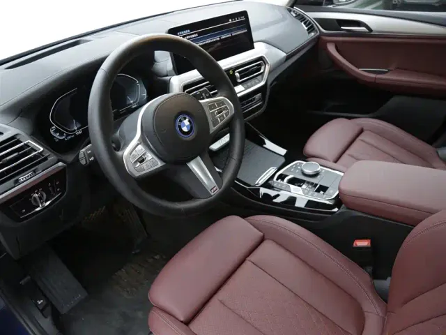 BMW iX3 — Фото автомобиля 8