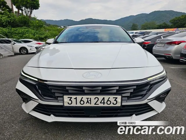 Hyundai Avante CN7 — Фото автомобиля 2