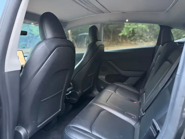 Tesla Model Y — Фото автомобиля 7