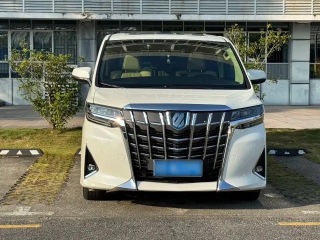 Фотография автомобиля — Toyota Alphard
