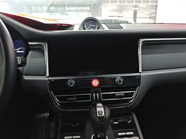 Porsche Macan — Фото автомобиля 13