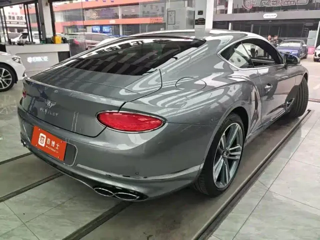Bentley Continental — Фото автомобиля 8