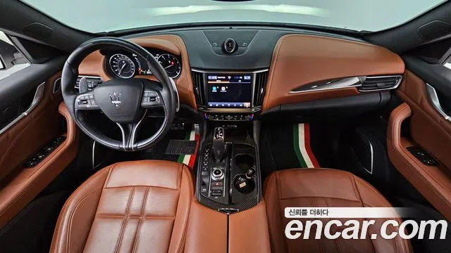 Maserati Levante — Фото автомобиля 7