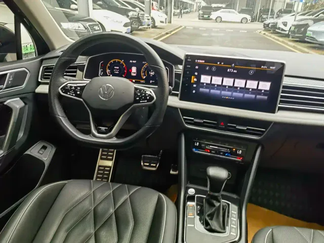 Volkswagen Tiguan L — Фото автомобиля 9