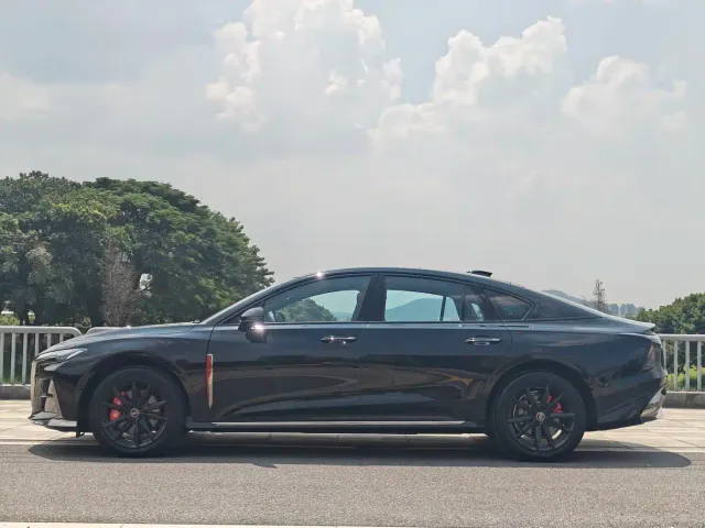 Hongqi H6 — Фото автомобиля 5