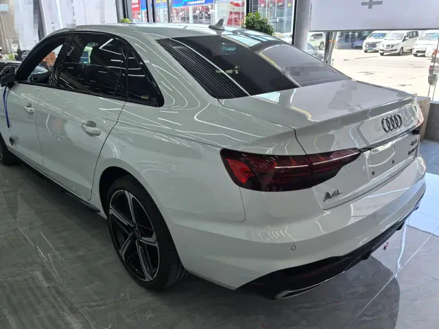 Audi A4L — Фото автомобиля 3