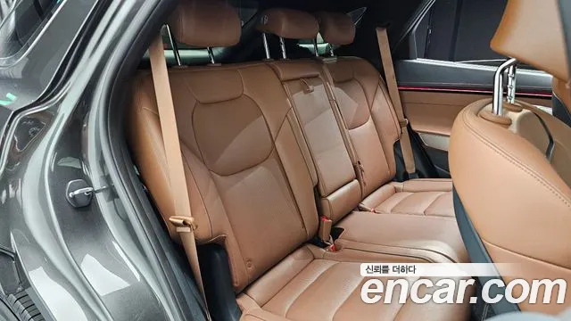 Genesis GV70 — Фото автомобиля 17