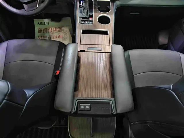 Toyota Granvia — Фото автомобиля 9