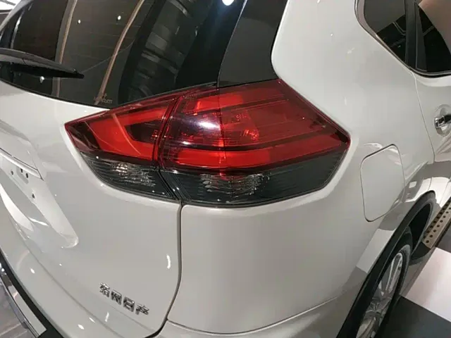 Nissan X-Trail — Фото автомобиля 7