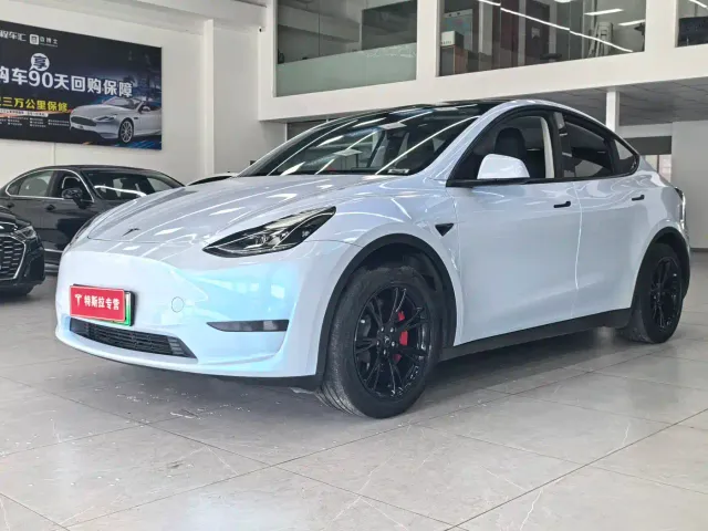 Фотография автомобиля — Tesla Model Y
