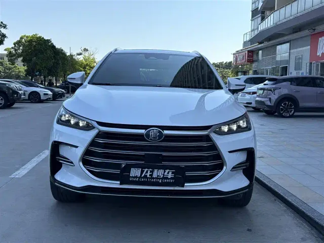 BYD Tang — Фото автомобиля 2