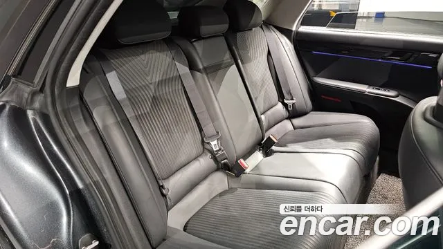 Hyundai Grandeur Grandeur (GN7) 2.5 Бензин 2WD — Фото автомобиля 11