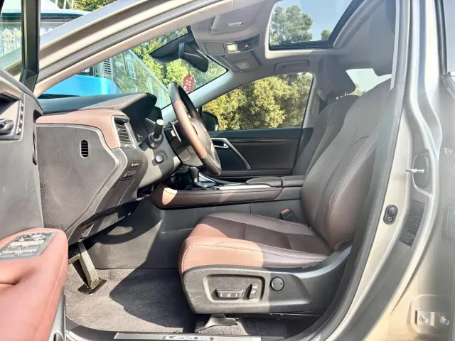 Lexus RX — Фото автомобиля 9