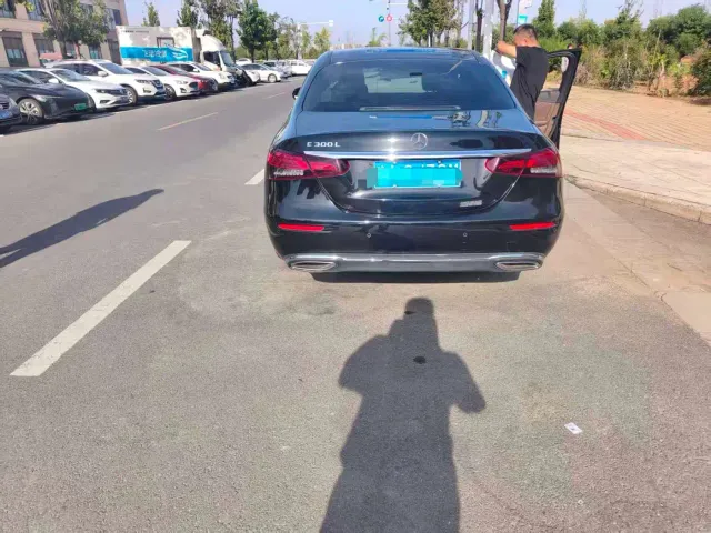 Mercedes-Benz E-Class — Фото автомобиля 5