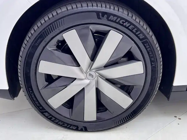 Li Auto i6 — Фото автомобиля 12