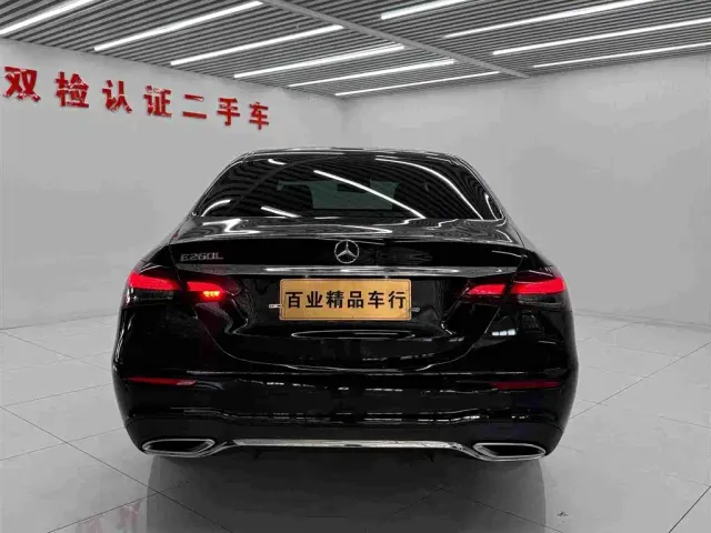 Mercedes-Benz E-Class — Фото автомобиля 5