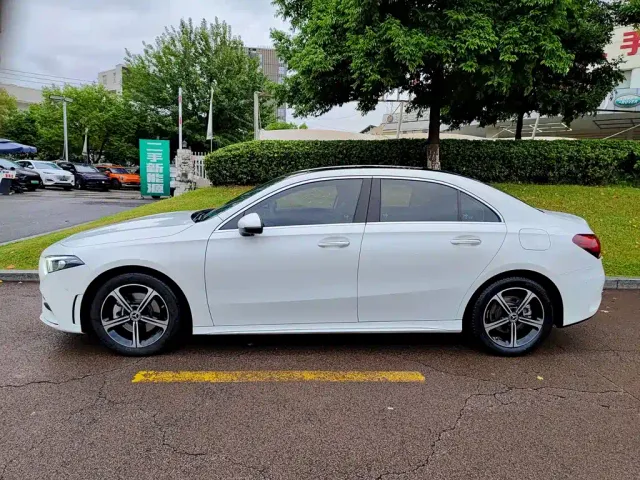 Mercedes-Benz A-Class — Фото автомобиля 3