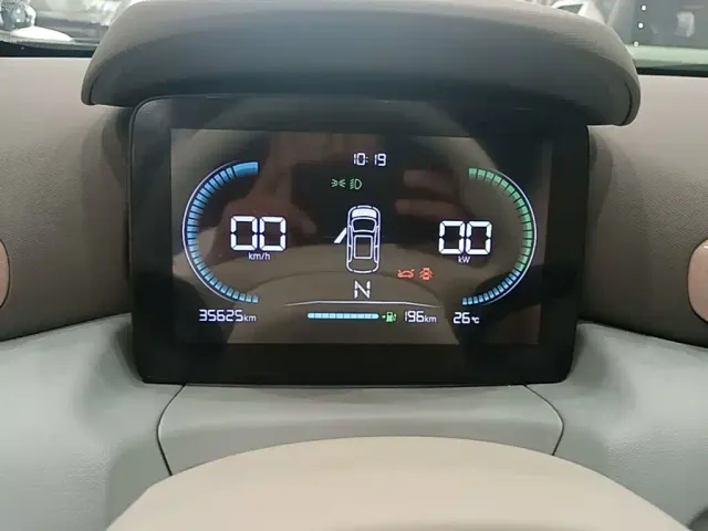 Leapmotor T03 — Фото автомобиля 11