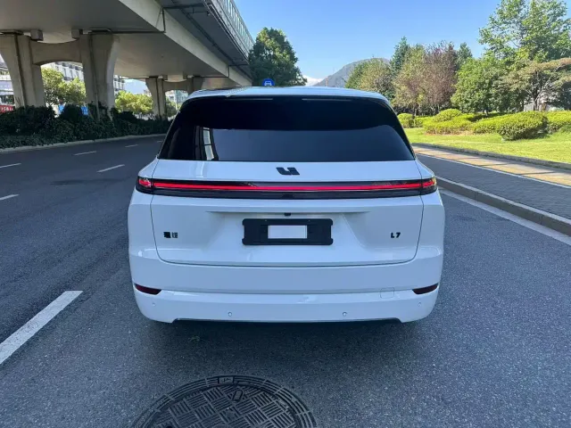 Li Auto L7 — Фото автомобиля 5