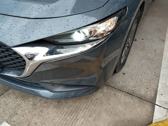 Mazda Axela — Фото автомобиля 17