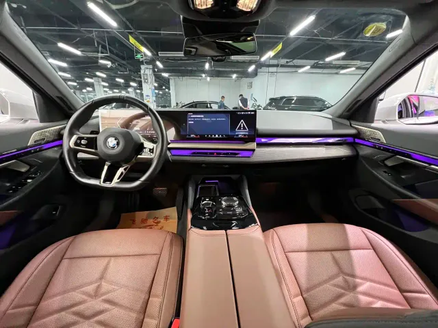 BMW 5 Series — Фото автомобиля 6