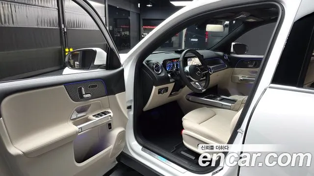 Mercedes-Benz EQB — Фото автомобиля 10