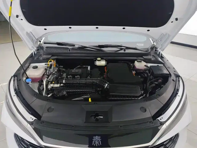 BYD Qin L — Фото автомобиля 10