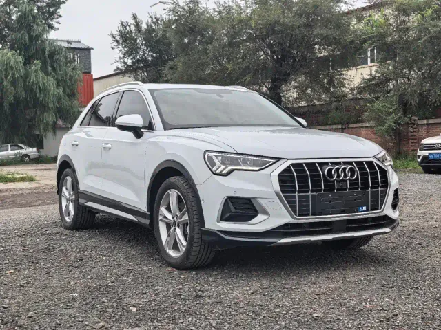 Audi Q3 — Фото автомобиля 3