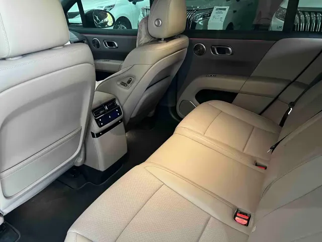 Li Auto i6 — Фото автомобиля 8
