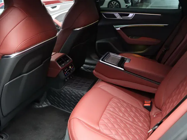 Audi A7L — Фото автомобиля 15