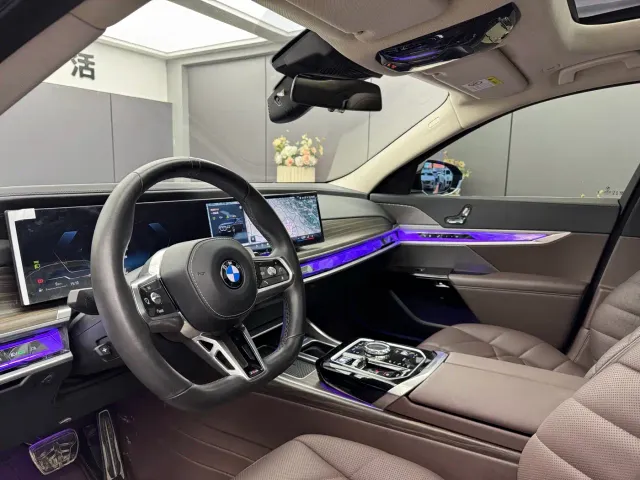 BMW 7 Series — Фото автомобиля 4