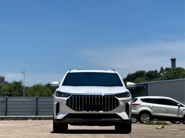 Jetour X70 Plus — Фото автомобиля 2