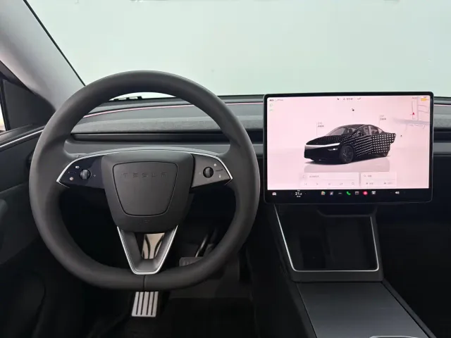 Tesla Model Y — Фото автомобиля 12