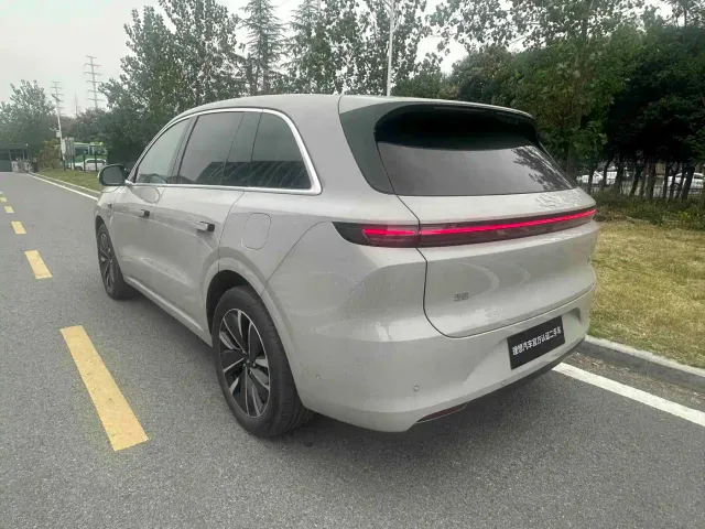 Li Auto L6 — Фото автомобиля 8