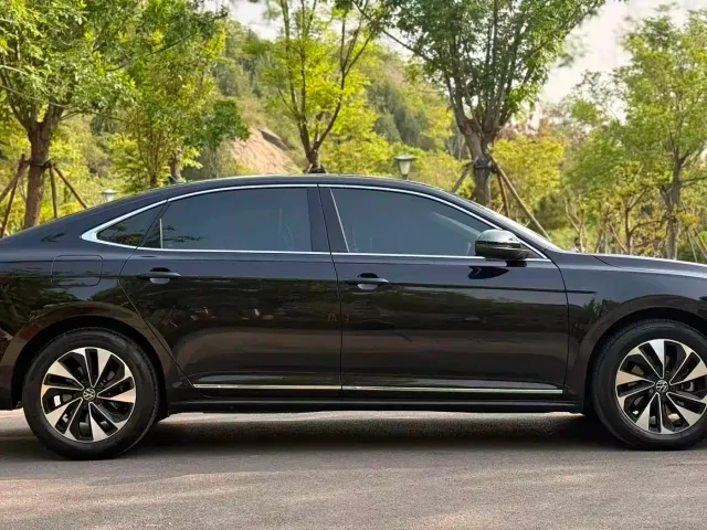 Volkswagen Passat — Фото автомобиля 6