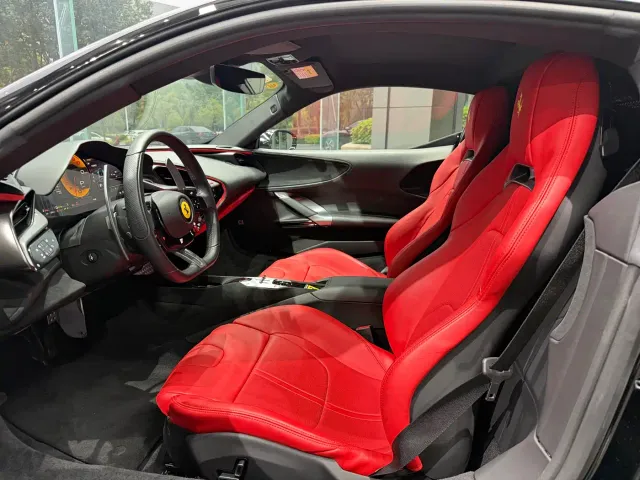 Ferrari SF90 — Фото автомобиля 8