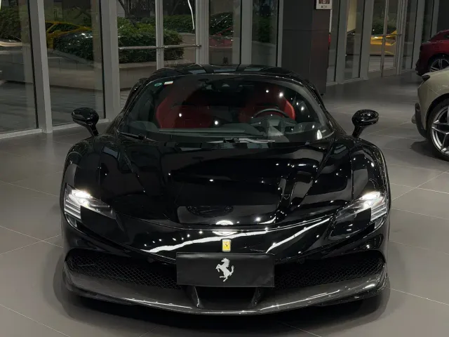 Ferrari SF90 — Фото автомобиля 2