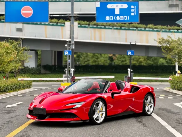 Ferrari SF90 — Фото автомобиля 3