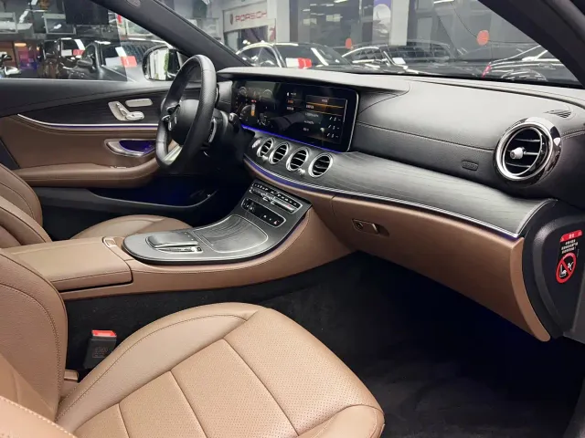 Mercedes-Benz E-Class — Фото автомобиля 25