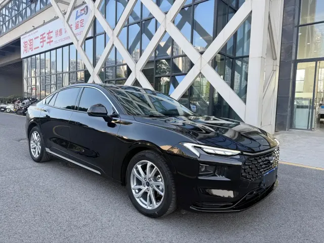 Ford Mondeo — Фото автомобиля 3